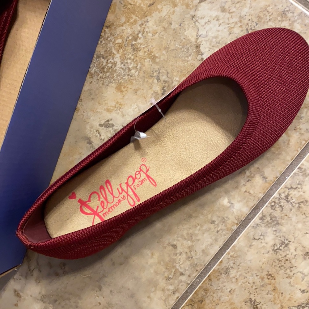 NWT Maroom Jellypop Flats - Size 8